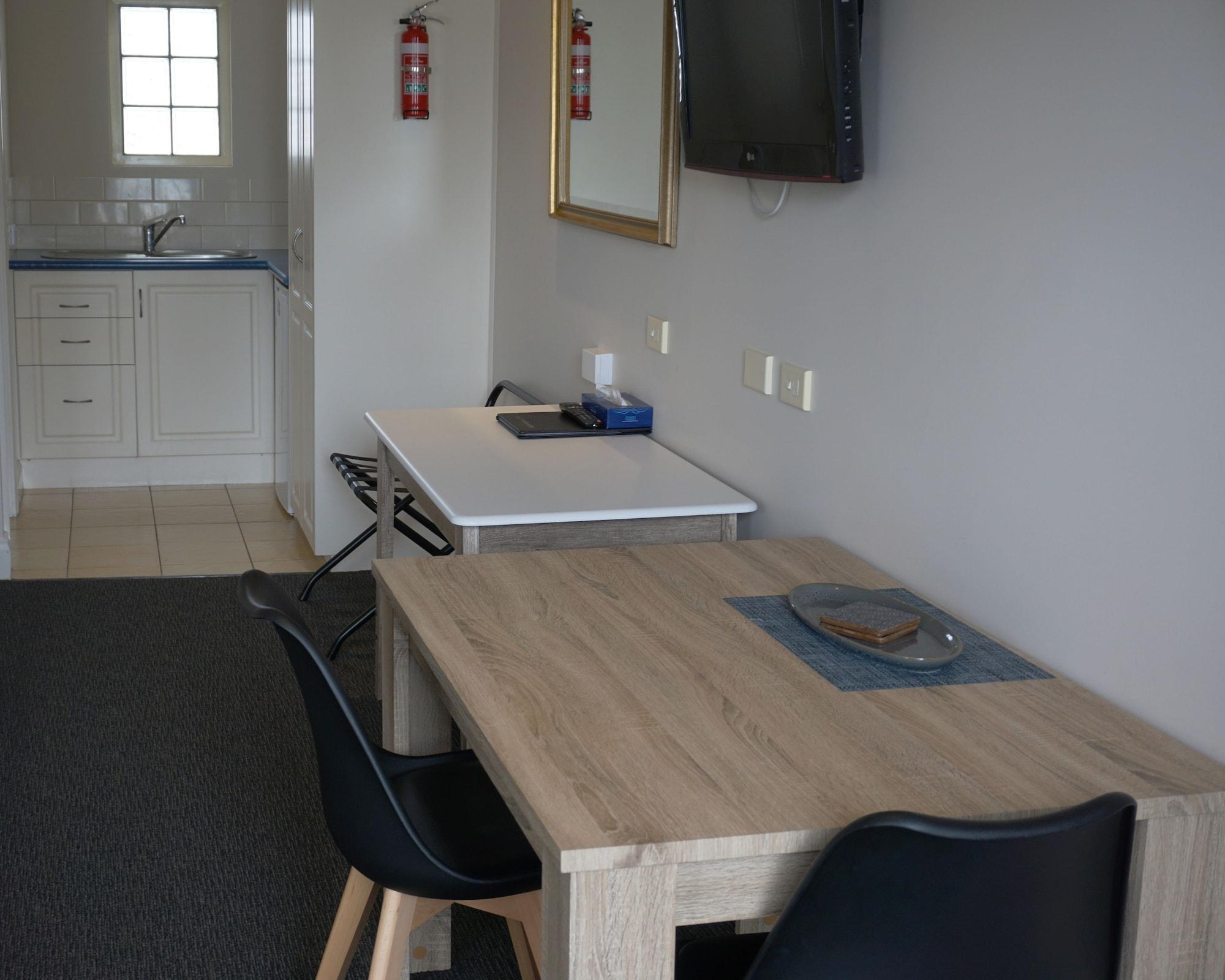 Ashmont Motel And Apartments Port Fairy Exterior photo