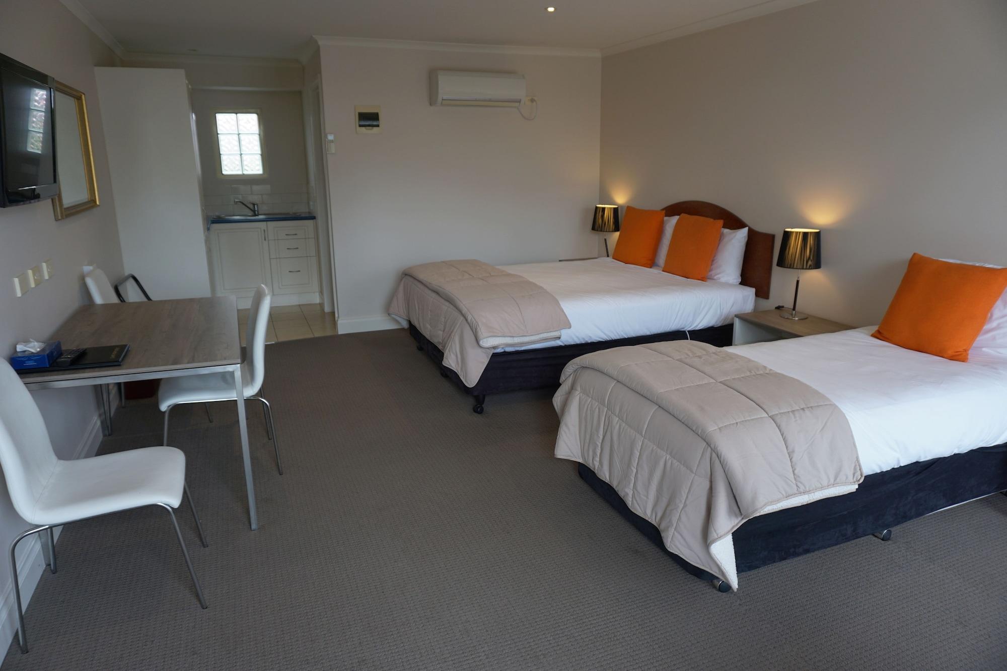 Ashmont Motel And Apartments Port Fairy Exterior photo