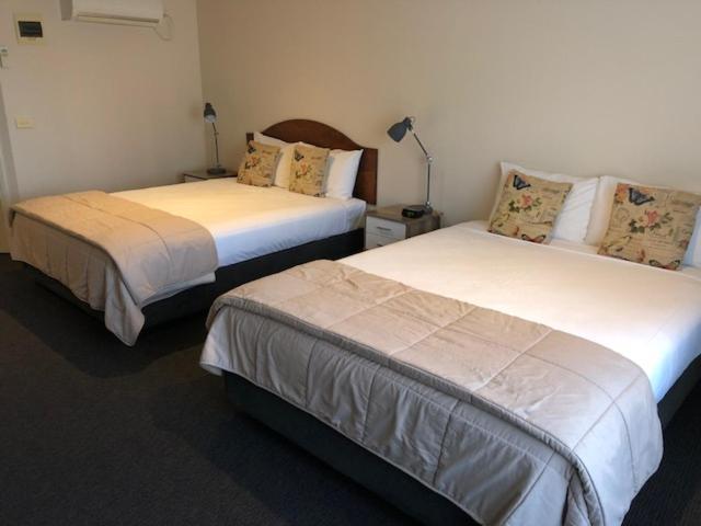 Ashmont Motel And Apartments Port Fairy Exterior photo