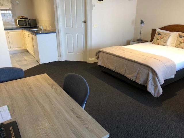 Ashmont Motel And Apartments Port Fairy Exterior photo