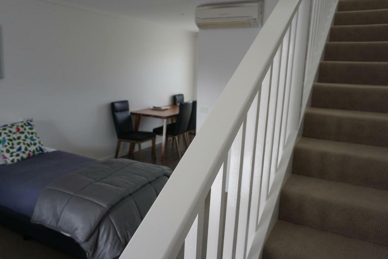 Ashmont Motel And Apartments Port Fairy Exterior photo
